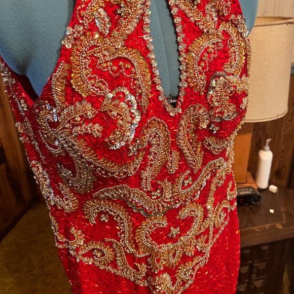 Red sequined formal - Picture 3 of 7